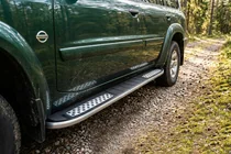 Nissan Patrol Y61 1997-2011 Seitenschweller Tayga V2 (2 Stk., Aluminium) Foto 1