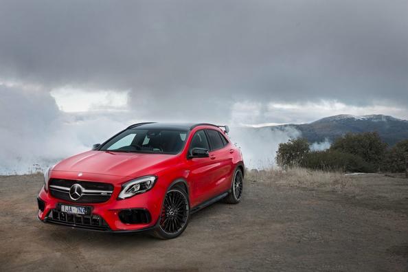 Übersicht der kompakte Crossover Mercedes-Benz GLA-Klasse