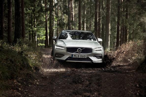 Bewertung des All-Road-Kombis Volvo V60 Cross Country Foto 1
