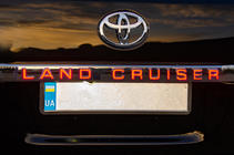 Toyota Land Cruiser 200 2007-2021 LED Leiste über dem Kennzeichen (2016+) Foto 4