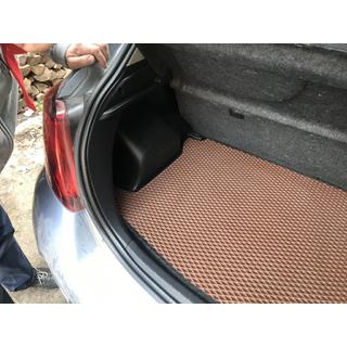 Kofferraummatte (EVA, ziegelrot) Toyota Yaris 2010-2020 Foto 2