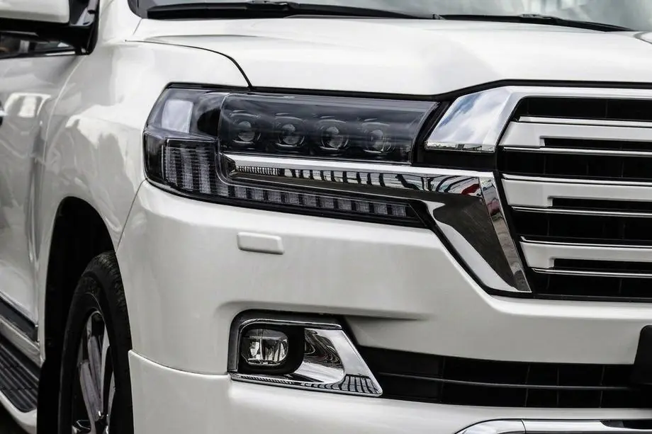 Toyota Land Cruiser 200 2007-2021 Frontscheinwerfer 2016+ (Bugatti) Image