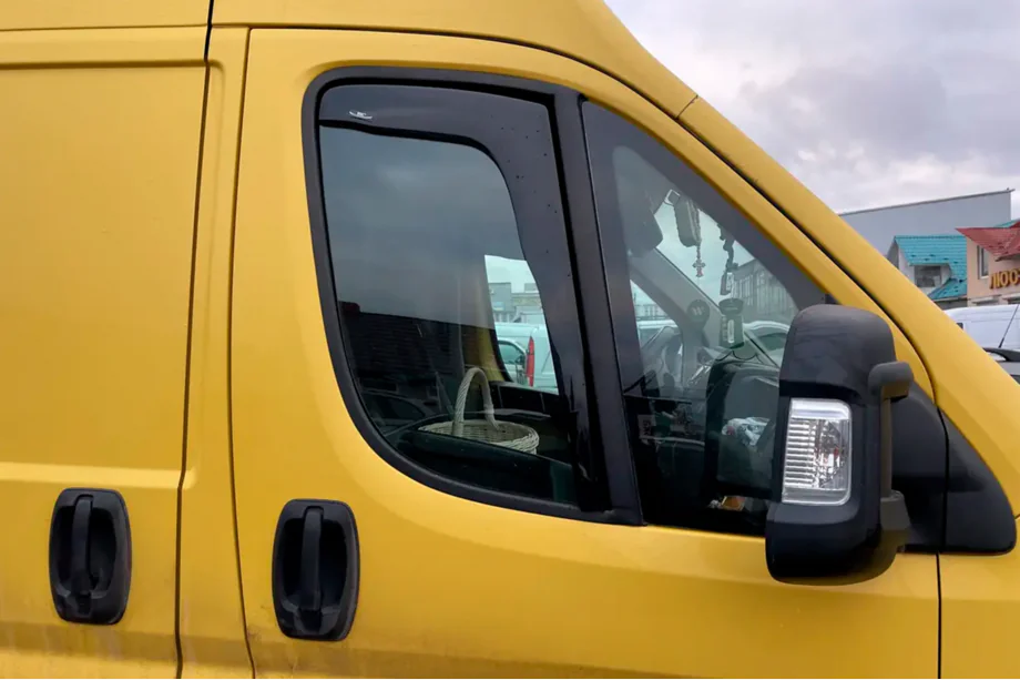 Citroen Jumper 2007-2025 Windabweiser zum Einstecken (2 Stk, HIC) Image