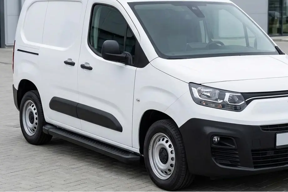 Opel Combo 2019- Trittbretter Allmond Black (2 Stk., Aluminium) Image