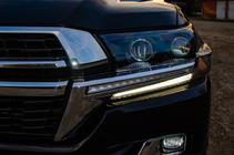 Toyota Land Cruiser 200 2007-2021 Scheinwerferblenden mit LED (2016↗) Foto 5
