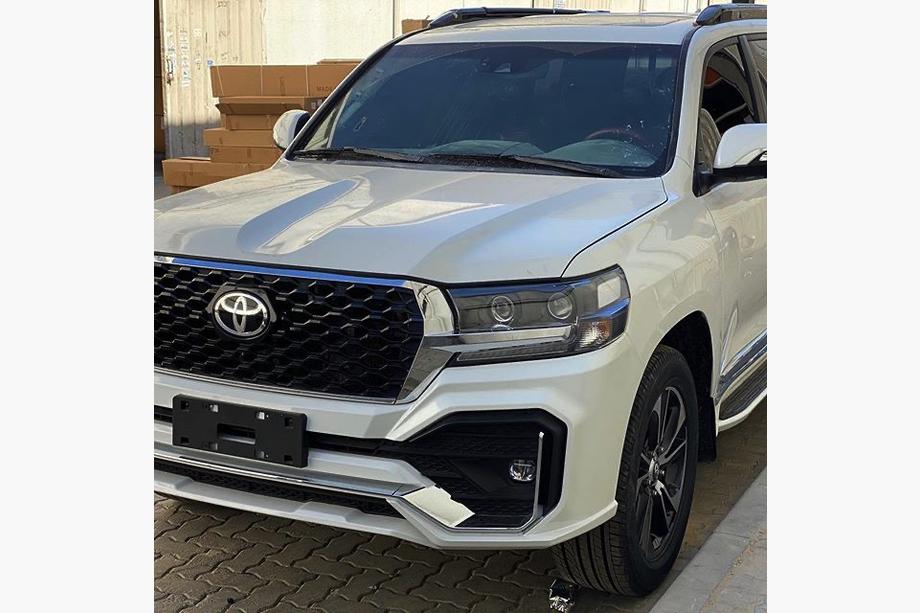 Toyota Land Cruiser 200 2007-2021 Bodykit 2016↗ (TRD EWAN 2023) Image