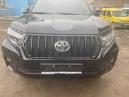 Toyota Land Cruiser Prado 150 2009-2023 Frontgrill 2017↗ LED (Zeus Black, mit Black Wimpern) Foto 11