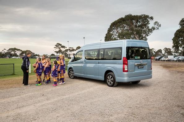 Übersicht Kleinbus Toyota Hiace neuen Generation Foto 9