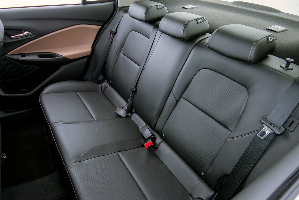 Überblick über das Budget der kompakten Limousine Chevrolet Onix