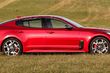 Rückblick auf den Full-Size-Liftback KIA Stinger Foto 2