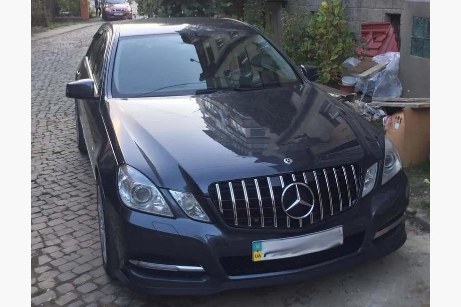 Mercedes E-class W212 2009-2016 Frontgrill GT Panamericana (2009-2012) Image