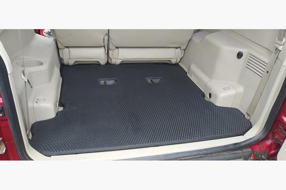 Mitsubishi Pajero Wagon IV 2006-2021 Kofferraummatte (EVA, Schwarz) Image