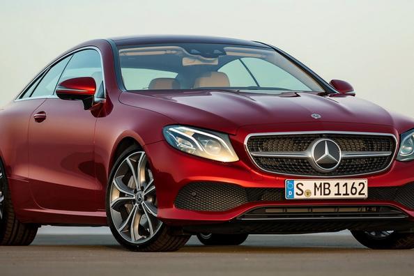 Übersicht über mittelständische Coupé Mercedes-Benz E-Class Coupe