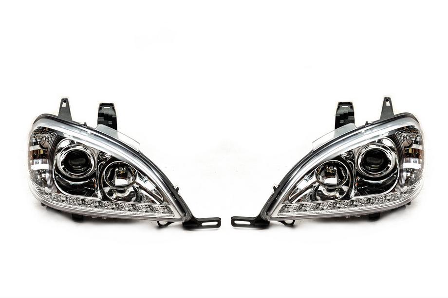 Mercedes ML W163 1997-2005 Frontscheinwerfer (2 Stk) Dunkel Image