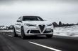 Die erste Generation des kompakt SUV von Alfa Romeo Stelvio Foto 7