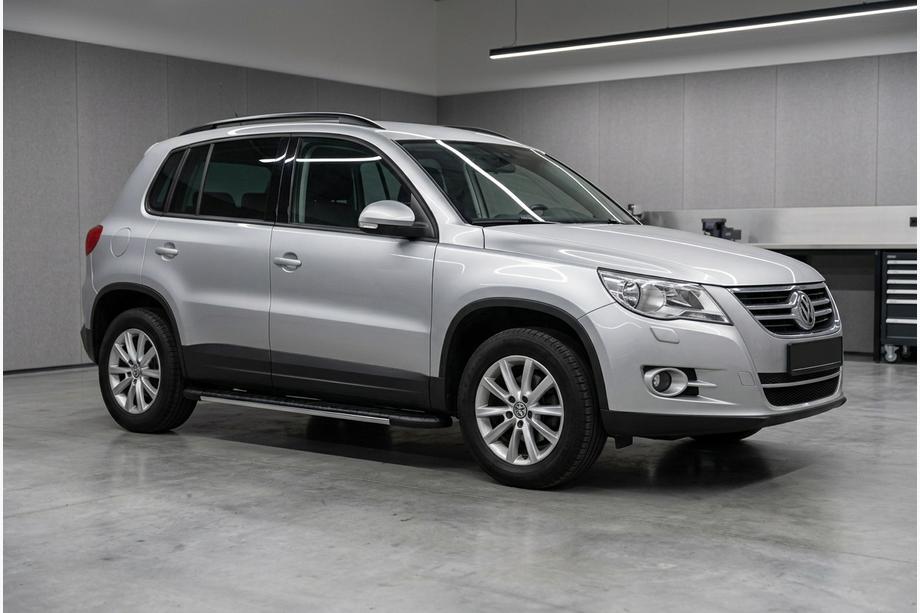 Volkswagen Tiguan 2007-2016 Trittbretter Bosphorus Grey (2 Stk., Aluminium) Image