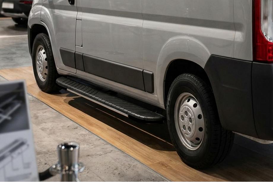 Peugeot Boxer 2006-2025 Trittbretter Bosphorus Grey (2 Stk., Aluminium) Image