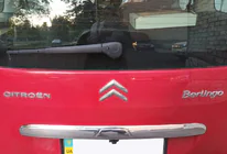 Peugeot Partner Tepee 2008-2018 Chromleiste über dem Kennzeichen (Edelstahl) Foto 1