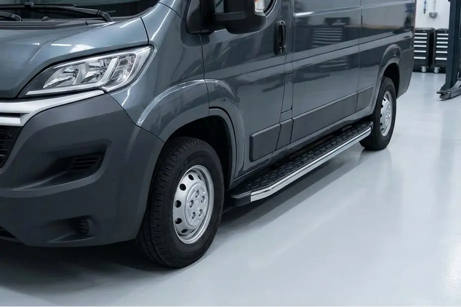 Fiat Ducato 2006-2025 Seitenschweller BlackLine (2 Stk., Aluminium) Image