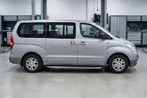 Hyundai H300, H1, Starex 2008-2020 Trittbretter BlackLine (2 Stk., Alu) Foto 2