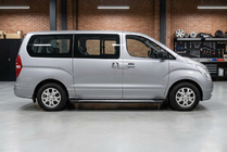 Hyundai H300, H1, Starex 2008-2020 Trittbretter New Vision Black (2 Stk., Aluminium) Foto 1