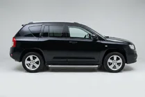 Jeep Compass 2006-2016 Seitenschweller BlackLine (2 Stk., Aluminium) Foto 1
