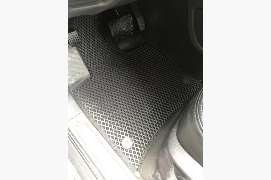 Audi Q7 2005-2015 EVA Fußmatten (schwarz) 2 Reihen (5 Matten) Image