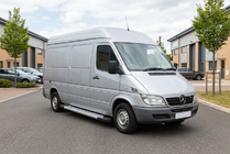 Mercedes Sprinter W901/902/903/904/905 1995–2006 Seitenschweller New Vision Grey (2 Stk., Aluminium) Langer Radstand Foto 1