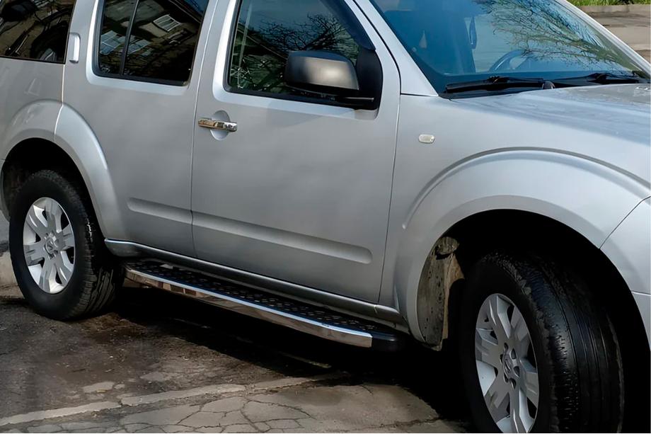 Nissan Pathfinder R51 2005-2014 Trittbretter BlackLine (2 Stk., Alu) Image