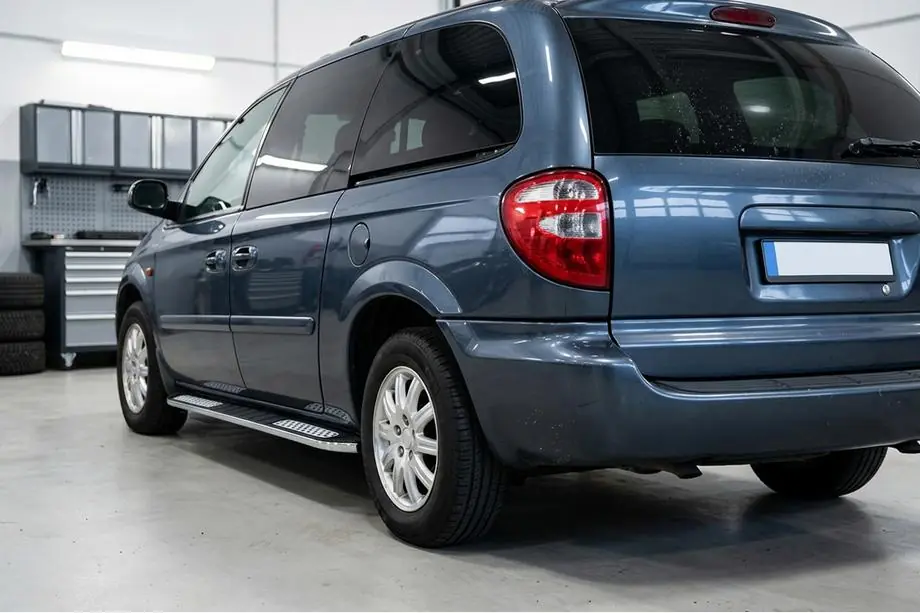 Chrysler Voyager 2001-2007 Seitenschweller Tayga V2 (2 Stk., Aluminium) Image