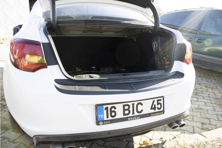 Opel Astra J 2009-2015 Heckstoßstangenabdeckung EuroCap (Sedan, ABS) Foto 3