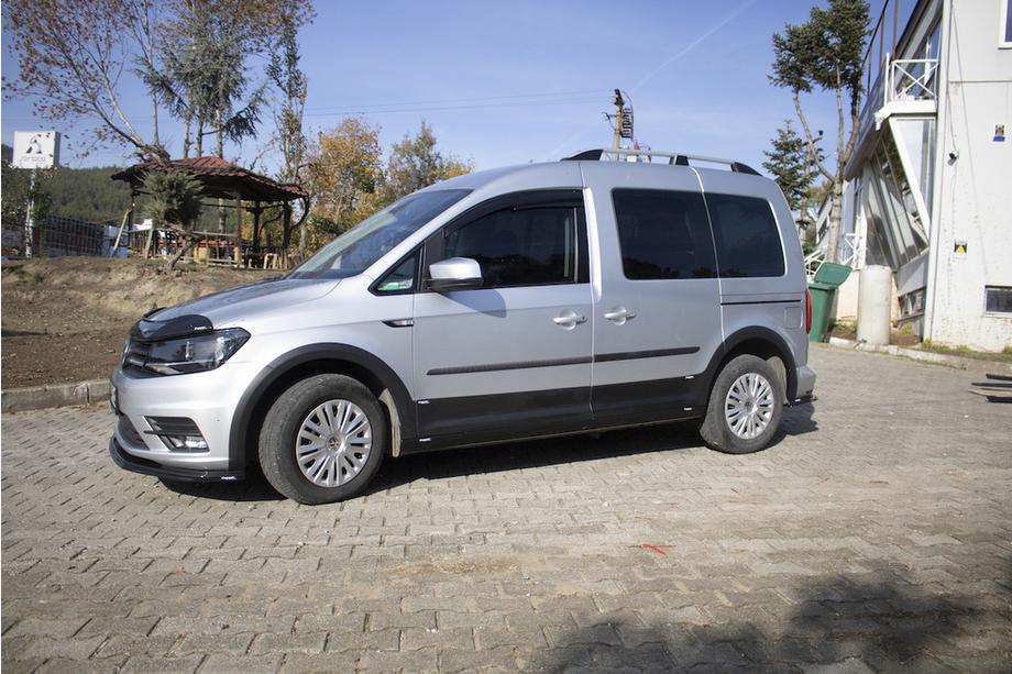 Volkswagen Caddy 2015-2020 Satz Zierleisten und Kotflügelverbreiterungen 2 Türen, langer Radstand Foto 35