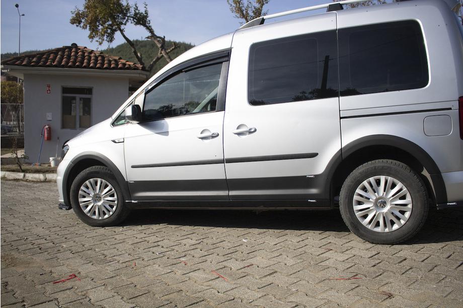 Volkswagen Caddy 2015-2020 Satz Zierleisten und Kotflügelverbreiterungen 2 Türen, langer Radstand Foto 38
