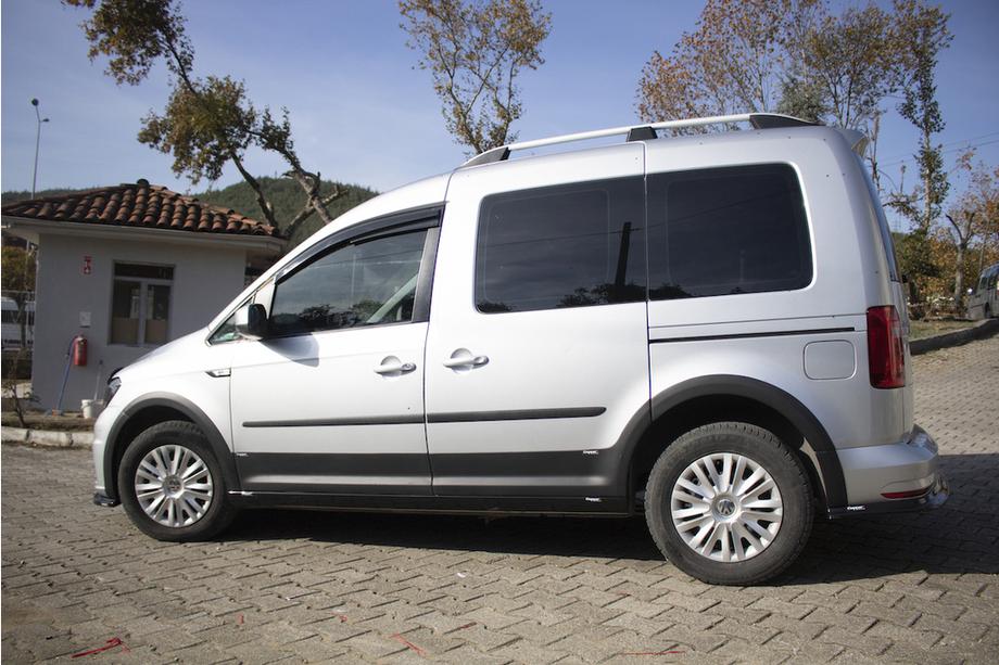 Volkswagen Caddy 2015-2020 Satz Zierleisten und Kotflügelverbreiterungen 2 Türen, langer Radstand Foto 39