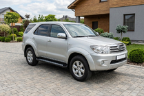 Toyota Fortuner 2006-2015 Seitenschweller New Vision Black (2 Stk., Alu) Foto 1