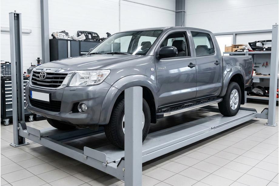 Toyota Hilux 2006-2015 Seitenschweller BlackLine (2 Stk., Aluminium) Image