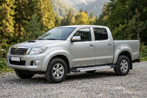 Toyota Hilux 2006-2015 Seitenschweller New Vision Grey (2 Stk., Aluminium) Foto 1