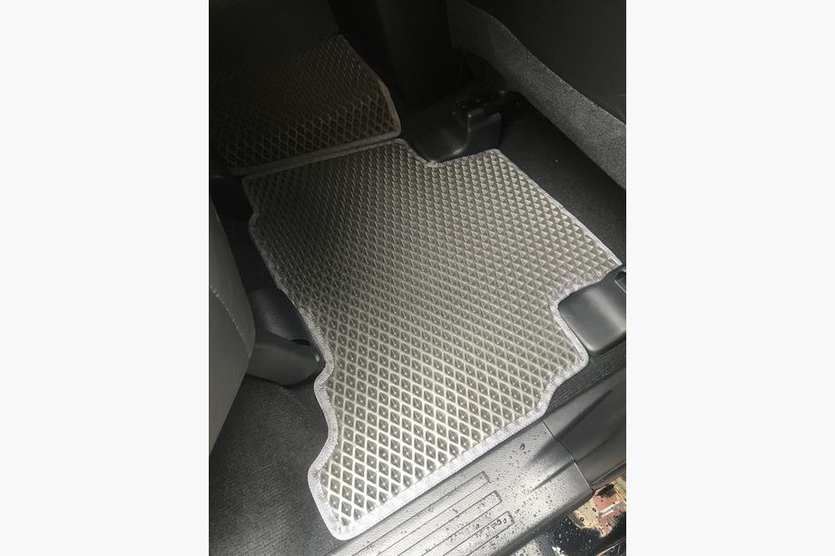 Toyota Land Cruiser Prado 150 2009-2023 EVA Fußmatten (schwarz) 7-Sitzer, 2009-2013 Foto 7
