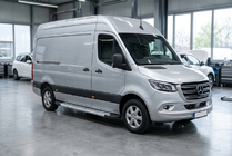 Mercedes Sprinter W907/W910 2018- Seitenschweller New Vision Grey (2 Stk., Aluminium) Mittlerer Radstand - Vorderradantrieb Foto 1