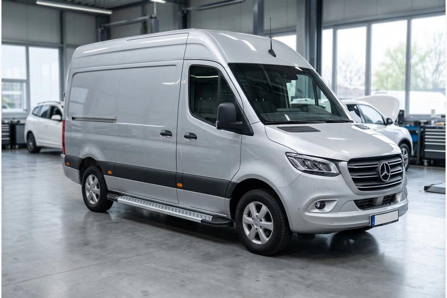 Mercedes Sprinter W907/W910 2018- Seitenschweller New Vision Grey (2 Stk., Aluminium) Mittlerer Radstand - Vorderradantrieb Image