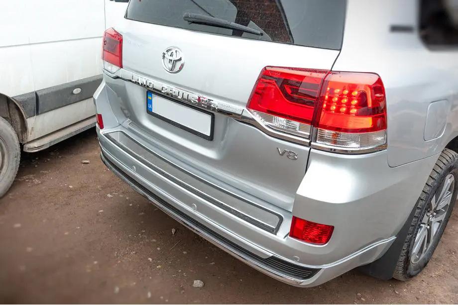 Toyota Land Cruiser 200 2007-2021 Rückleuchten 2016-2021 (OEM Standard) Hintere linke innere Rückleuchte (Kofferraumdeckel) Foto 5