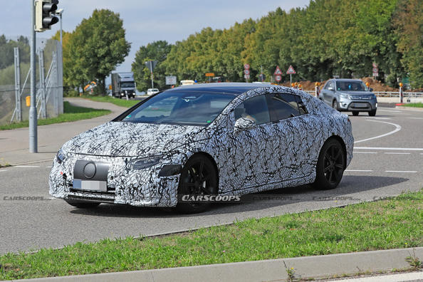 Der neue elektrische Mercedes-Benz EQS kam auf die Strecke Foto 1