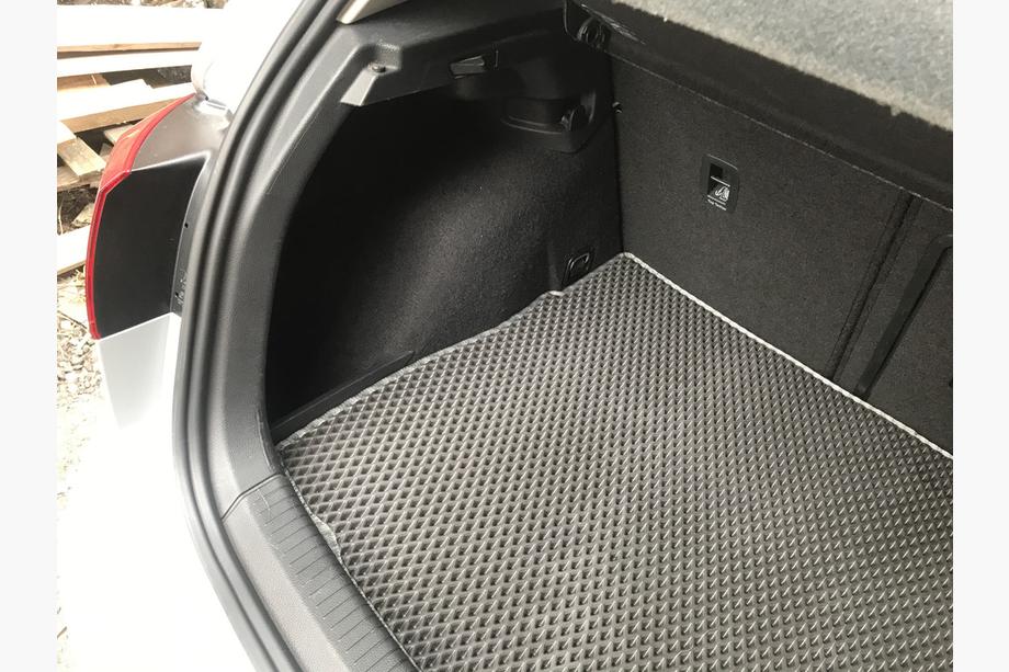 Volkswagen Golf 7/E-Golf 2012-2020 Kofferraummatte (HB, EVA, Schwarz) Image