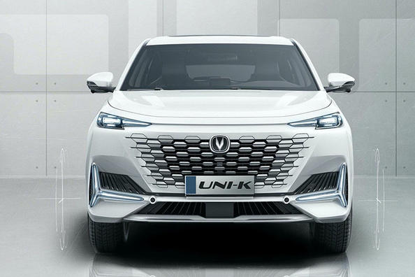 Die Chinesen bereiten sich auf die Präsentation eines neuen Crossover Changan Uni-K vor