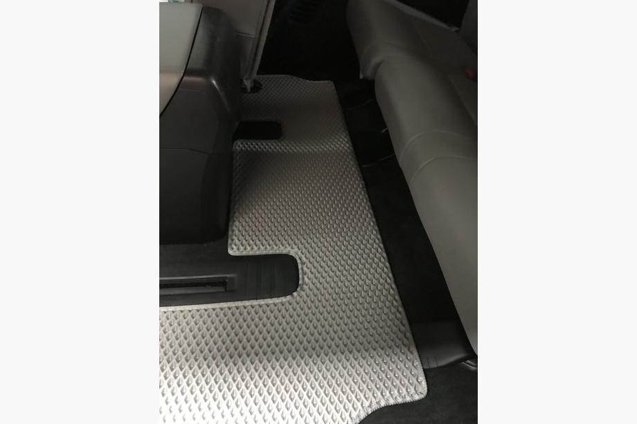 Toyota Sequoia 2007-2022 Polyurethan Fußmatten 3 Reihen (EVA, grau) Mittlere Reihe - 3 Sitze Foto 19