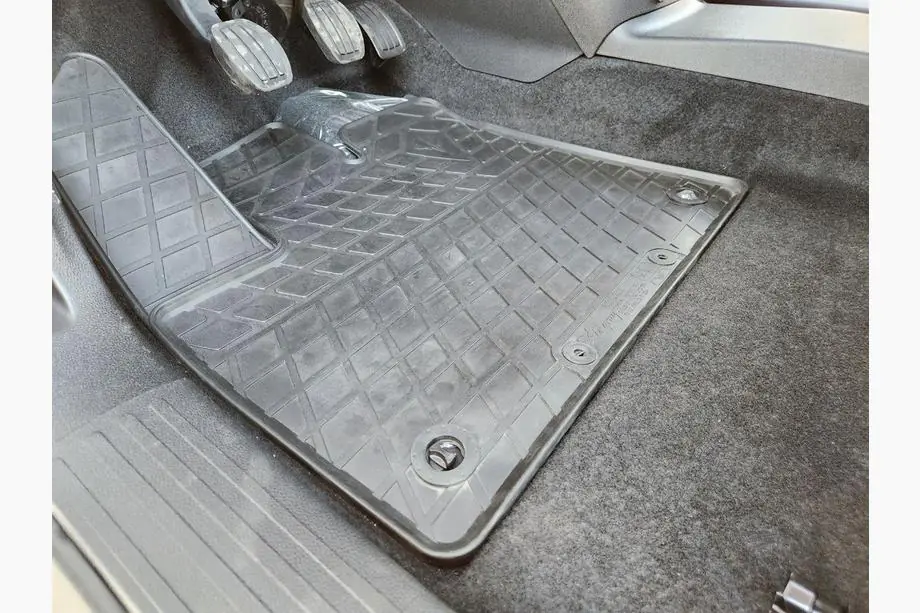 Citroen Berlingo/Multispace 2018- Gummimatten Stingray (4 Stk, Clip CP2) Image