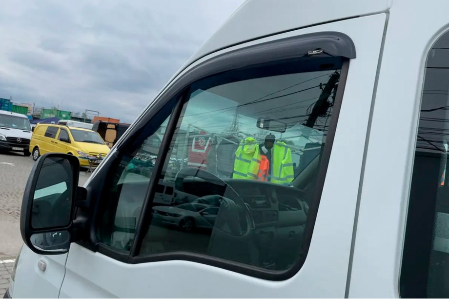 Iveco Daily 2006-2014 Windabweiser (2 Stk, HIC) Foto 1