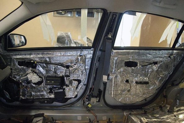 So sparen Sie Geld beim Schallschutz von Autos