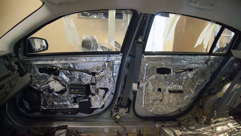 So sparen Sie Geld beim Schallschutz von Autos