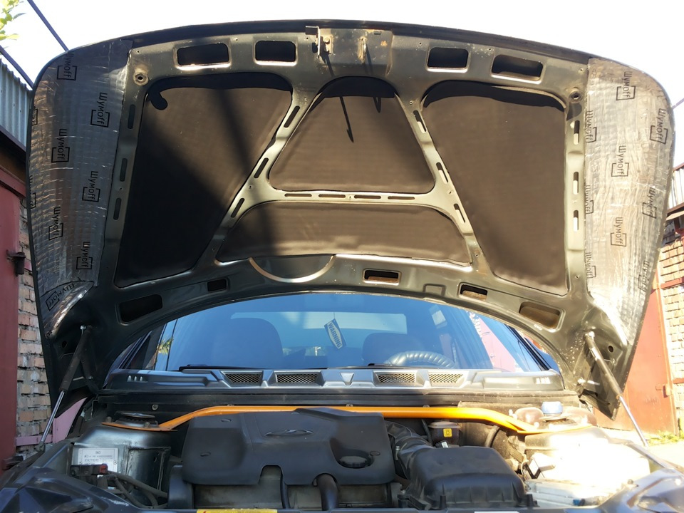 Schallschutz der Motorhaube des VAZ 2110 zum Selbermachen